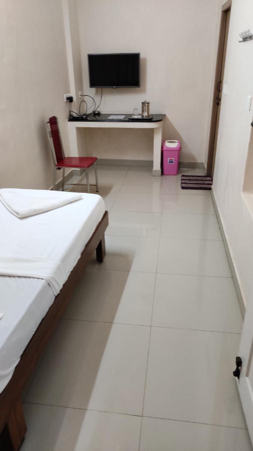 Sibi Lodge Coimbatore Buitenkant foto